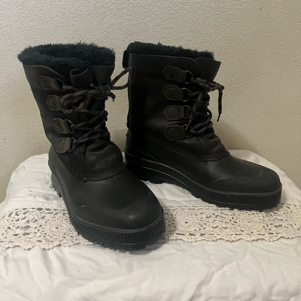 SORELS women’s winter boots with liners. Size 9. Like new